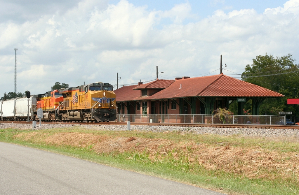 NB freight going the depot